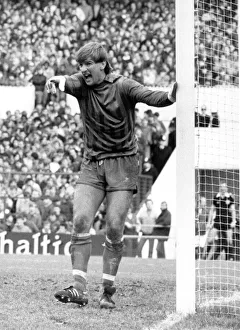 Tottenham Hotspur v. Chelsea Chelsea goalkeeper Eddie Niedzwiecki shouting orders