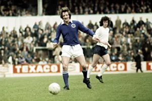 Tottenham Hotspur v City Frank Worthington of Leicester April 1974 iAYMirrorpix. com
