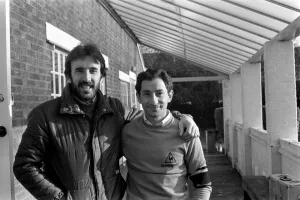 00328 Prints: Tottenham Hotspurs Argentine footballer Ricardo Villa (left