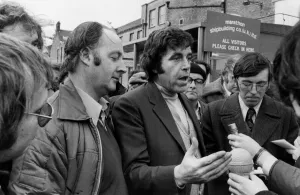 Trade Unionist Jimmy Reid at Marathon oil rig yard in Clydebank