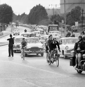 Congestion Prints: Traffic queuing up to cross Staines bridge June 1960 M4339