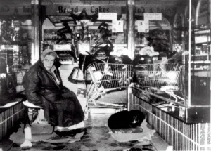 Tramp Prints: Tramps - Old Nora - Doreen Bridle and her dog Blackie - Her life fell apart after her