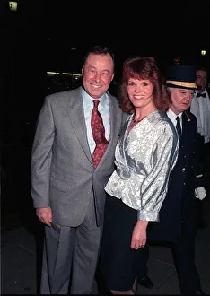 Bill Treacher actor with wife Eastenders cast dinner A©Mirrorpix