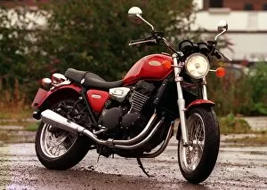 Images Dated 20th September 1998: Triumph Legend 900cc motorbike September 1998