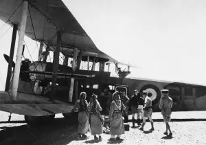 01433 Prints: Troops carrying R. A. F aircraft arriving on the Iraq frontier with men and stores