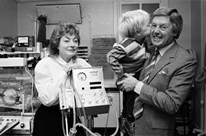 01063 Prints: TV personality Michael Aspel, who is a vice-president of Bliss
