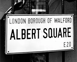00146 Prints: TV Programme : Eastenders December 1985 Albert Square London Borough of