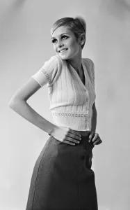 01022 Prints: Twiggy - (born Leslie Hornby, and married name Leslie Lawson)