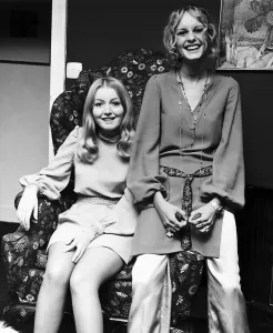 Twiggy model and actress with Mary Hopkin (l) singer & Twiggy (r