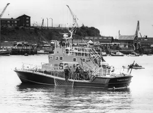 Accidents Prints: The Tynemouth lifeboat George and Olive Turner gives a demonstration