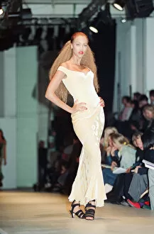 Images Dated 9th October 1992: Tyra Banks, London Fashion Week 1992, 9th October 1992