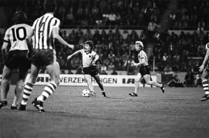 01315 Prints: UEFA Cup 1st Round 1st Leg, PSV Eindhoven 3 - 1 Wolverhampton Wanderers