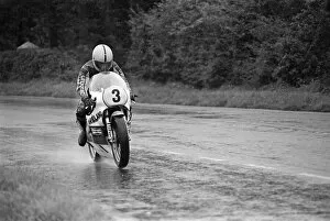 Images Dated 14th August 1980: Ulster Grand Prix Dundrod Practice Session August 1980 Local hero Joey Dunlop
