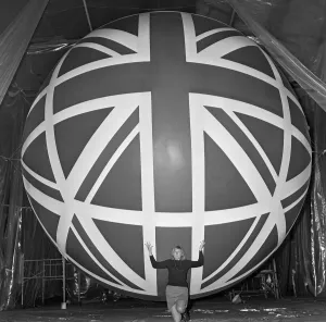 Huge Prints: Union Jack Giant Balloon at Expo 70 Pretty receptionist