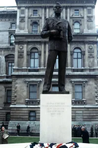 00006 Prints: Unveiling of Lord Mountbatten Statue at the Foreign Office Green