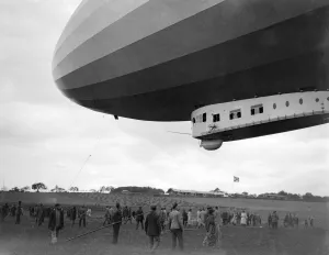 Rigid Prints: USS Los Angeles (ZR3), a 2, 472, 000 cubic foot rigid airship was built at Friedrichshafen