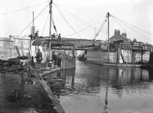 Builders Prints: Uxbridge, Dolphin Bridge rebuilding at St Johns Road (A4007) Circa 1929