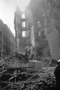 V2 Rocket incident at Middlesex St, Aldgate East. OPS wrecked Norwegian Naval College