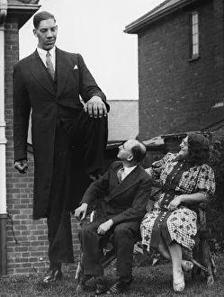 Marriage Prints: Vaino Myllyrinne the worlds tallest man whos height is recorded at 8 feet 3