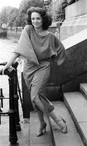 01329 Prints: Valerie Harper, American actress and star of TV Series Rhoda, photocall in London