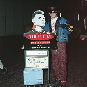 Images Dated 6th December 1990: Vanilla Ice at Heathrow Airport. 6th December 1990
