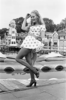 Variety Club Star Gala at Battersea Park Festival Gardens, 12th April 1971