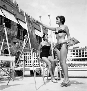 Venice Film Festival 1953. Novella Pariginia who has come to the festival to paint