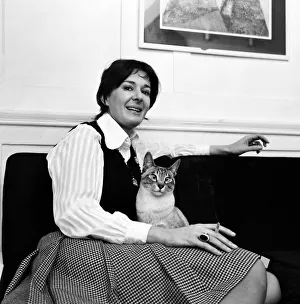 00544 Prints: Verity Lambert, the new head of drama for Thames Television at her home with her cat Fat