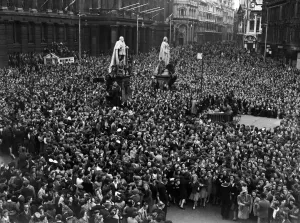 00661 Prints: Victory celebrations in Central Birmingham at the end of the Second World War
