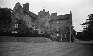 00364 Prints: View of Chartwell House in Kent, former residence of British Prime minister Winston