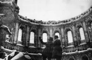 Warfare Prints: A view inside the historic Novy Ierosalim'(New Jerusalem