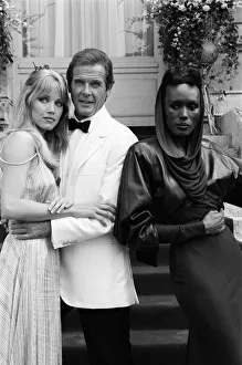 01494 Prints: A View to a Kill 1984 James Bond film, Photocall outside The Chateau de Chantilly in