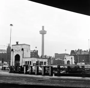 Building Site Prints: View of Liverpool, with the iconic Radio City Tower in the background, Merseyside