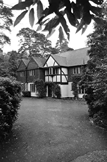 00084 Prints: View of Ringo Starrs newly purchased home, Sunny Heights, St