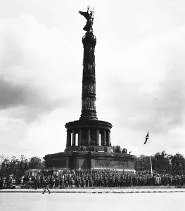 Monument Prints: View of the Victory Column in Berlin showing the British Flag flying