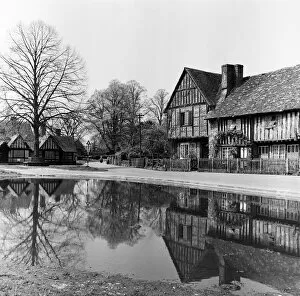 00559 Collection: Views of Aldbury Village, near Tring in Hertfordshire. 18th May 1954