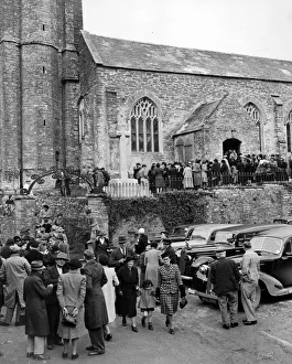 Villagers evacuate to make way for army manoeuvres in a South West county