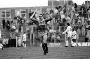 Championships Prints: Vinnie Jones in action for Wimbledon FC against Tottenham Hotspur - 19th March 1988