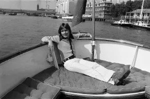 01134 Prints: During his visit to London, David Cassidy stay aboard the 120 ft luxury yacht