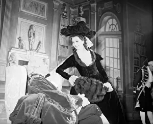 Theatres Prints: Vivien Leigh and Alec Guiness seen here dressed in period costume