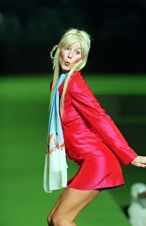 VIVIENNE WESTWOOD FASHIO SHOW LONDON FASHIO WEEK MODEL -DENISE VAN OUTEN