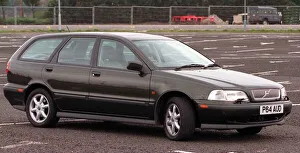 Volvo Prints: VOLVO V40 TURBO DIESEL ESTATE SEPTEMBER 1997 EXTERIOR