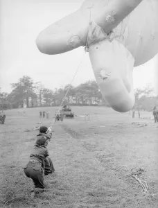 00204 Prints: W. A. A. Fs manning the Balloon Barrage - July 1941 Women doing mens jobs during