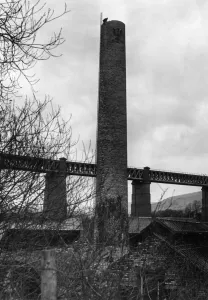 01202 Prints: Walnut Tree Viaduct, a railway viaduct located above the southern edge of the village of