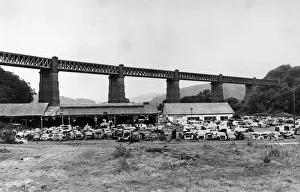 01202 Prints: Walnut Tree Viaduct, a railway viaduct located above the southern edge of the village of