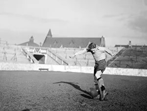 Magicfeet Prints: Walsh Manchester City FC Circa December 1946 - January 1947