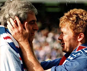 Walter Smith football manager Glasgow Rangers with Mo Maurice Johnston hands on face