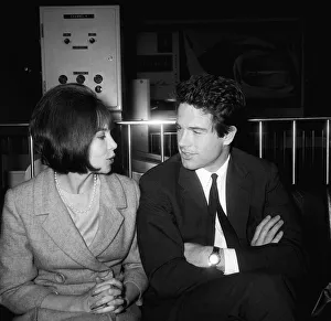 00517 Prints: Warren Beatty actor meets actress Leslie Caron at London Airport