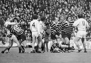Warrington and Widnes players start fighting a few minutes from the end of the Rugby