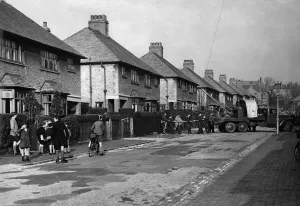 Derbyshire Prints: A wayward barrage balloon is brought under control in the Dean Street area of Derby